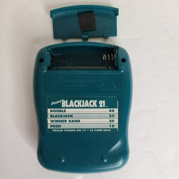 1997 Radica Pocket BLACKJACK 21 Green Handheld Electronic Game Tested Works - Picture 3 of 3